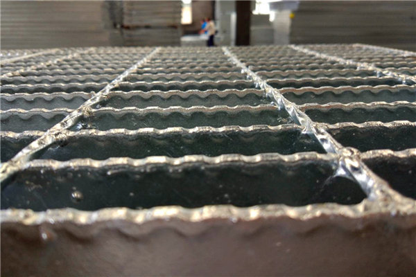 手工焊接鋼格柵